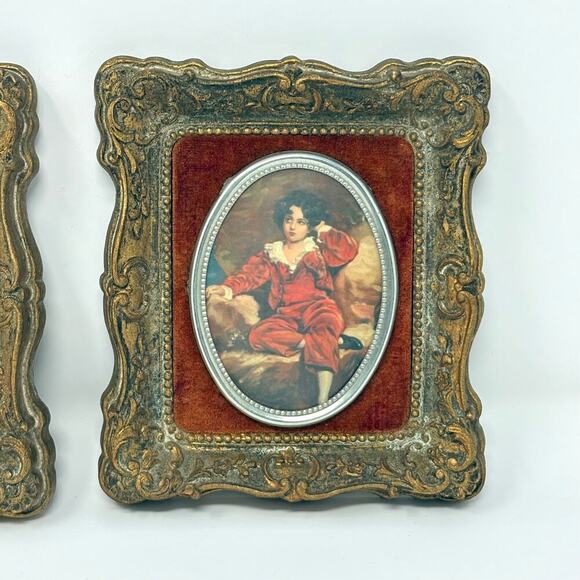 Pair of Vintage Ornate Frames with Oval Cameo - Red Velvet Cameo Creation 1940s - Picture 4 of 5